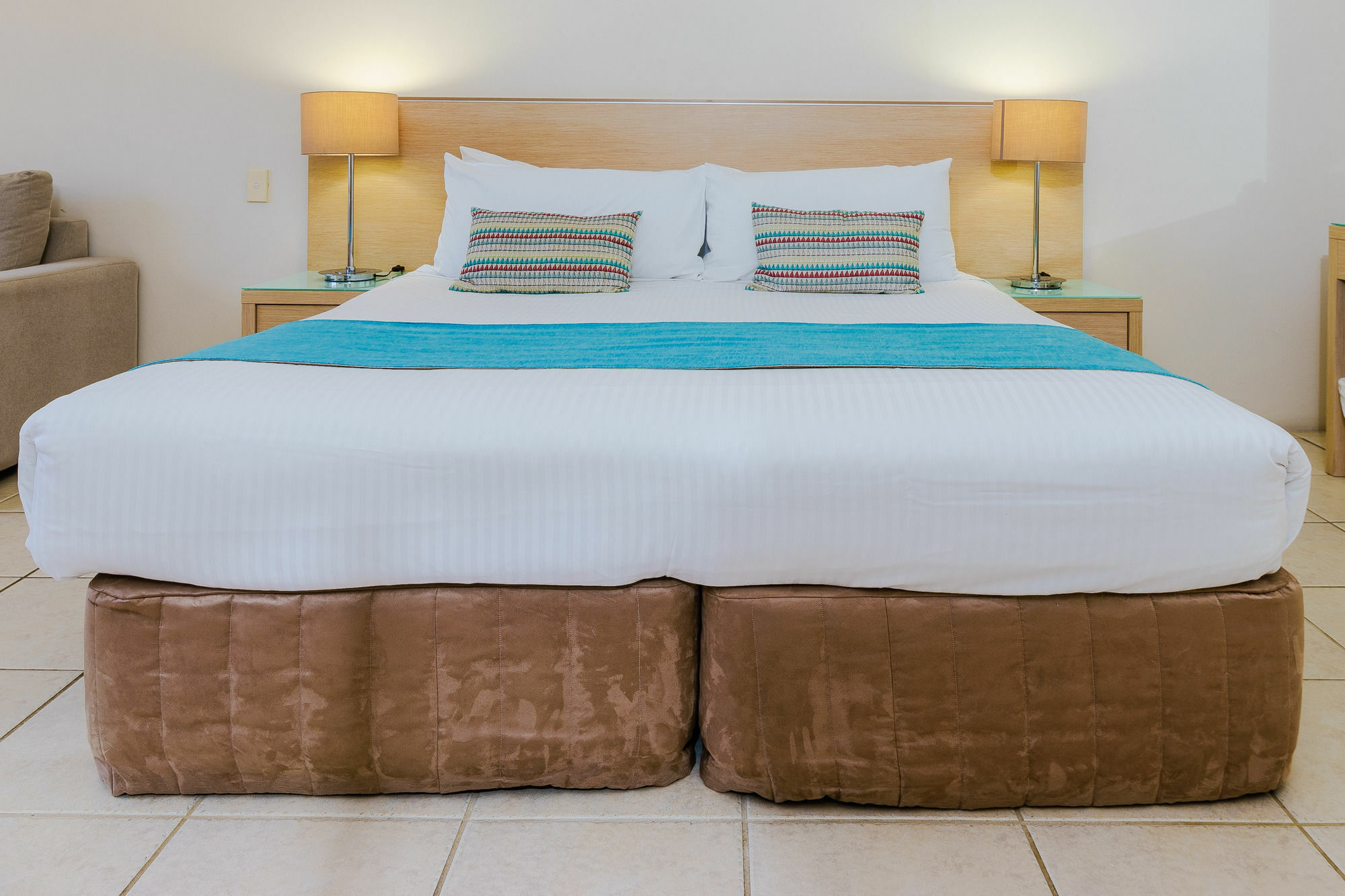 เซอร์วิสอพาร์ทเมนท์สเทอร์ริกัลเซลส์ Aparthotel ภายนอก รูปภาพ